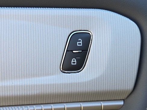 New 2026 Ford Explorer Active RWD image 18