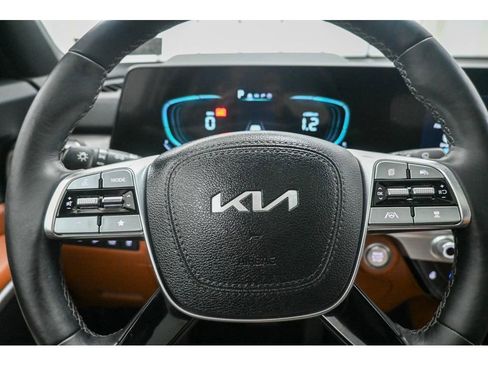 Used 2023 Kia Telluride EX X-Line image 11