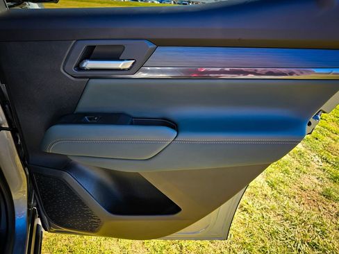 New 2026 GMC Terrain AT4 w/ Convenience Package III image 41