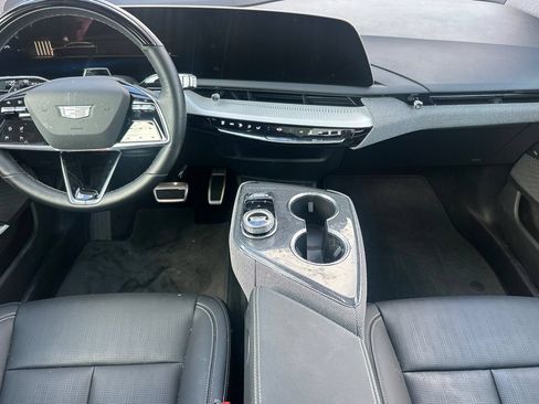 Certified 2025 Cadillac Optiq Sport 2 AWD/4WD image 15