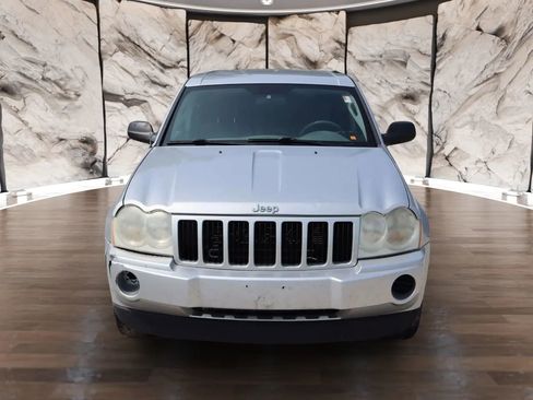Used 2005 Jeep Grand Cherokee Laredo image 2