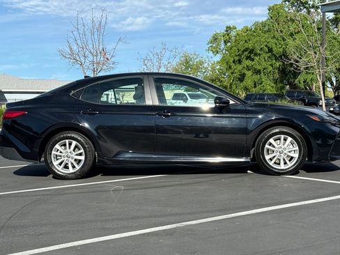Used 2025 Toyota Camry LE FWD image 10