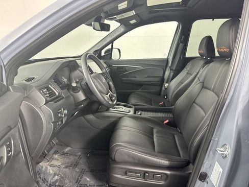 Used 2023 Honda Passport TrailSport image 19