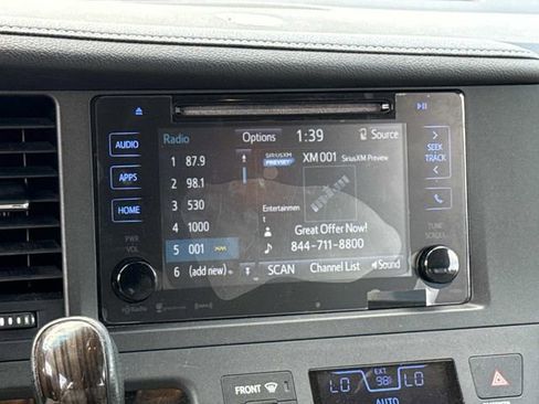 Used 2017 Toyota Sienna XLE FWD image 20
