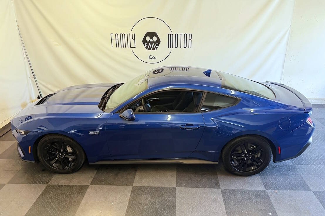 Used 2024 Ford Mustang GT RWD image 9