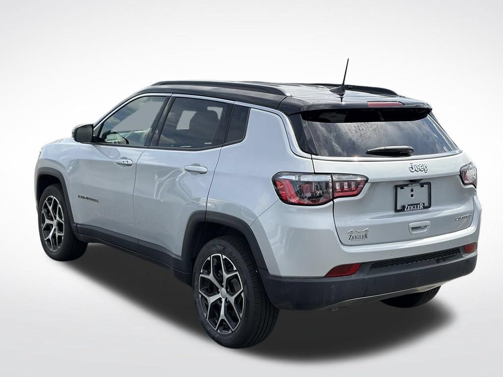 Used 2024 Jeep Compass Limited AWD/4WD image 7