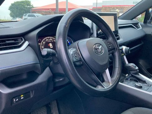 Used 2024 Toyota RAV4 SE AWD/4WD image 9