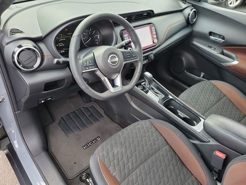 Used 2023 Nissan Kicks SR FWD image 20