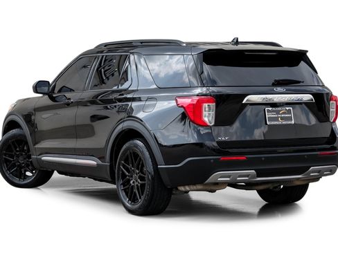 Used 2020 Ford Explorer XLT w/ Equipment Group 202A RWD image 9
