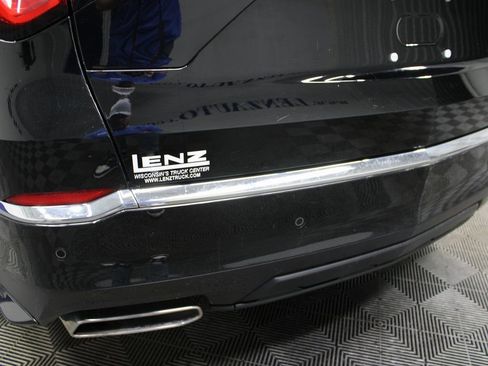 Used 2023 Acura MDX SH-AWD w/ Technology Package image 39