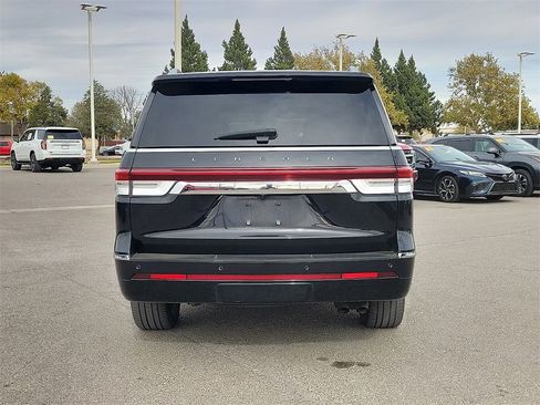 Used 2024 Lincoln Navigator Reserve image 9