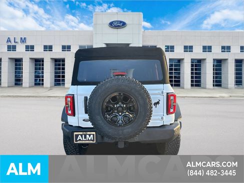 Used 2023 Ford Bronco Wildtrak image 7