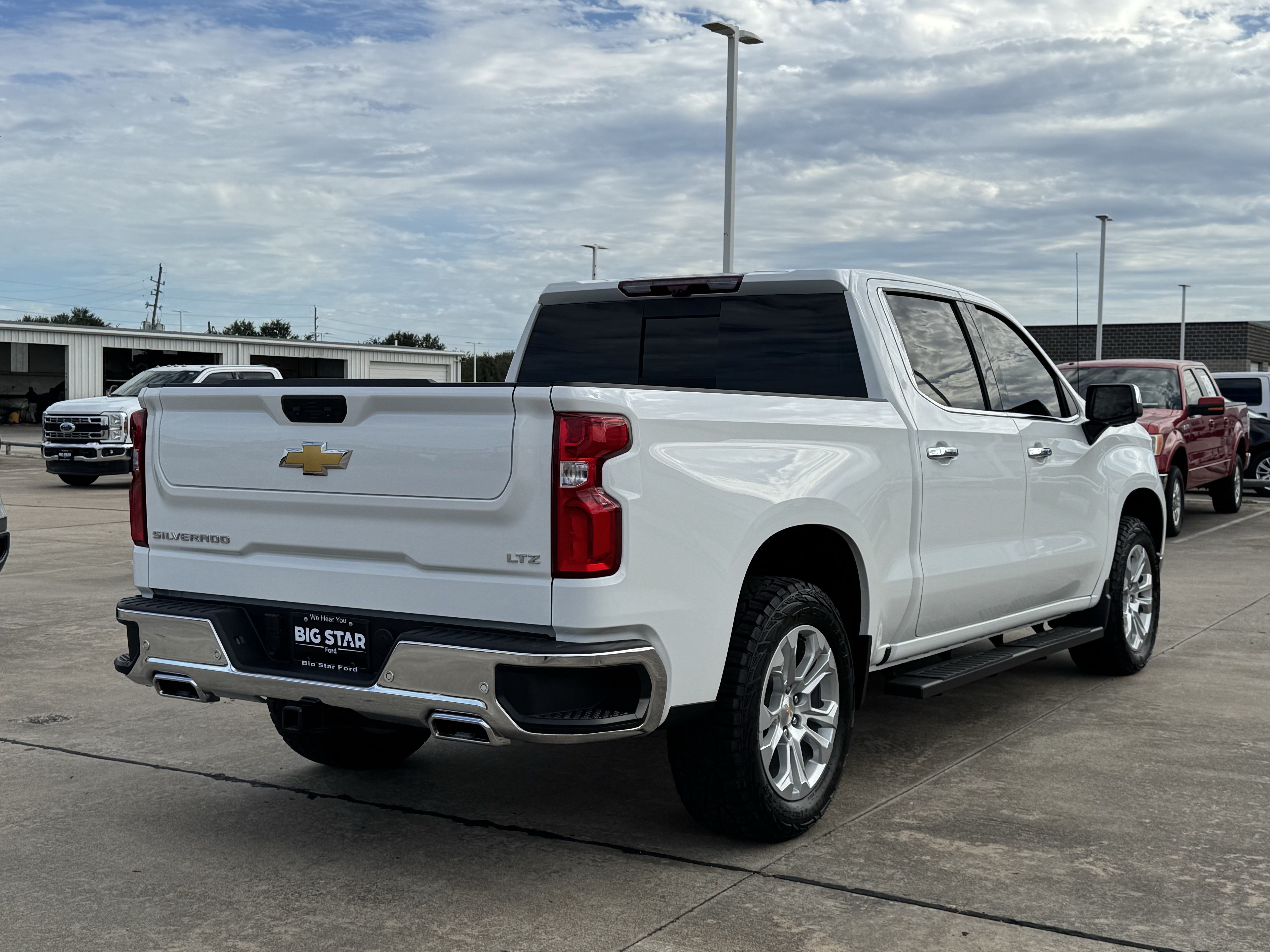 Used 2026 Chevrolet Silverado 1500 LTZ w/ LTZ Premium Package AWD/4WD image 6