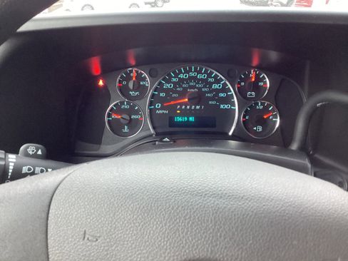 Used 2024 Chevrolet Express 2500 w/ Driver Convenience Package image 18