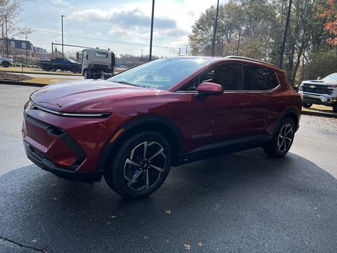 New 2026 Chevrolet Equinox EV LT image 6