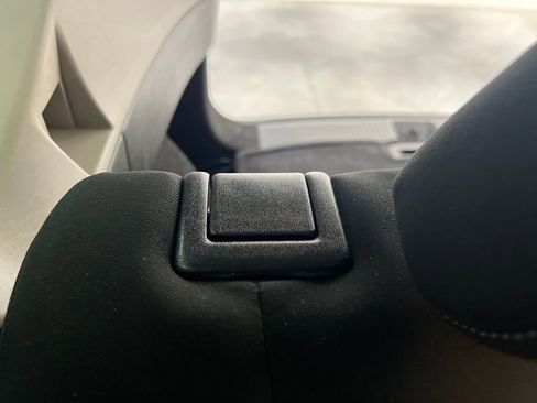 Used 2024 Nissan Rogue S image 18