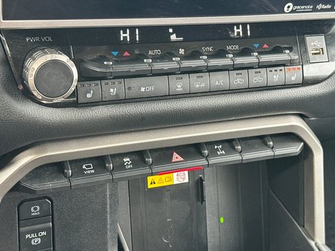 Used 2024 Toyota Tundra Limited image 18