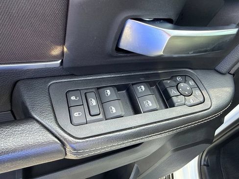 Certified 2025 RAM 2500 Big Horn AWD/4WD image 14
