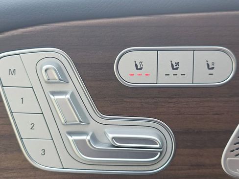 Certified 2025 Mercedes-Benz GLS 450 4MATIC image 6