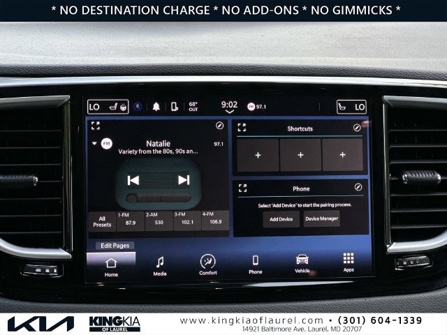 Used 2023 Chrysler Pacifica Touring-L FWD image 3