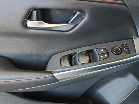 Used 2025 Nissan Sentra SR w/ SR Premium Package FWD image 11