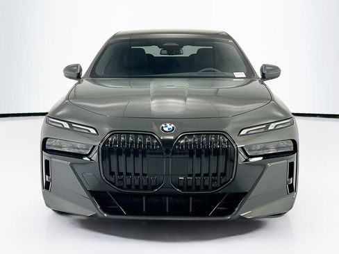 Used 2026 BMW 740i w/ Premium Package RWD image 2
