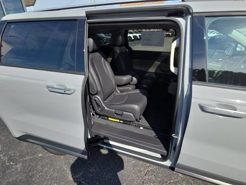 New 2027 Kia Carnival SX FWD image 17