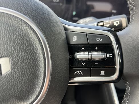 Certified 2026 Kia Carnival SX w/ SX Dark Edition Package image 27