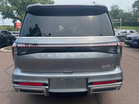 Used 2025 INFINITI QX80 Sensory AWD/4WD image 4