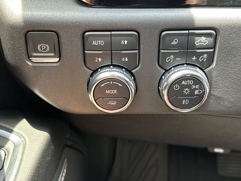 Used 2023 GMC Sierra 1500 SLT w/ SLT Premium Plus Package AWD/4WD image 27