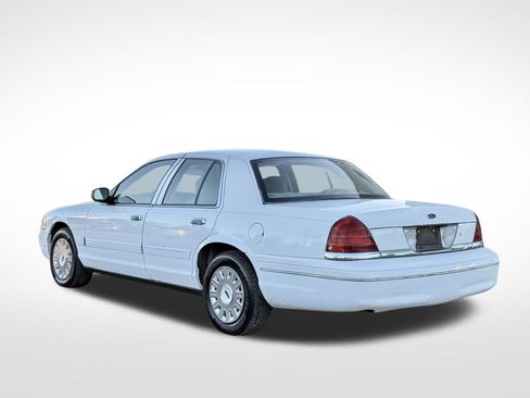 Used 2004 Ford Crown Victoria Police Interceptor image 7
