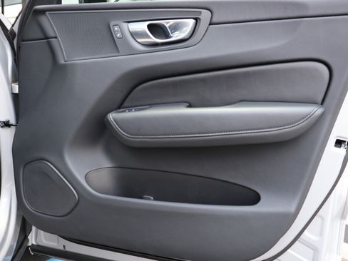 Used 2024 Volvo XC60 B5 Plus AWD/4WD image 27