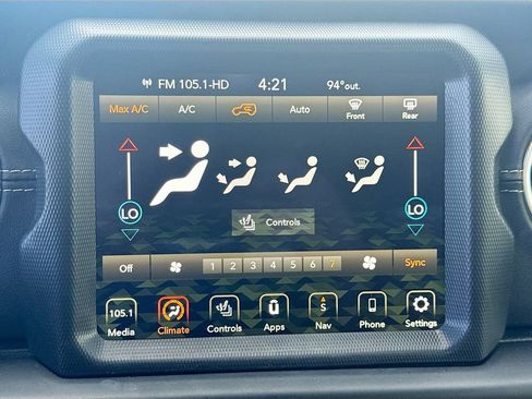 Used 2023 Jeep Wrangler Unlimited Sahara w/ Cold Weather Group AWD/4WD image 17