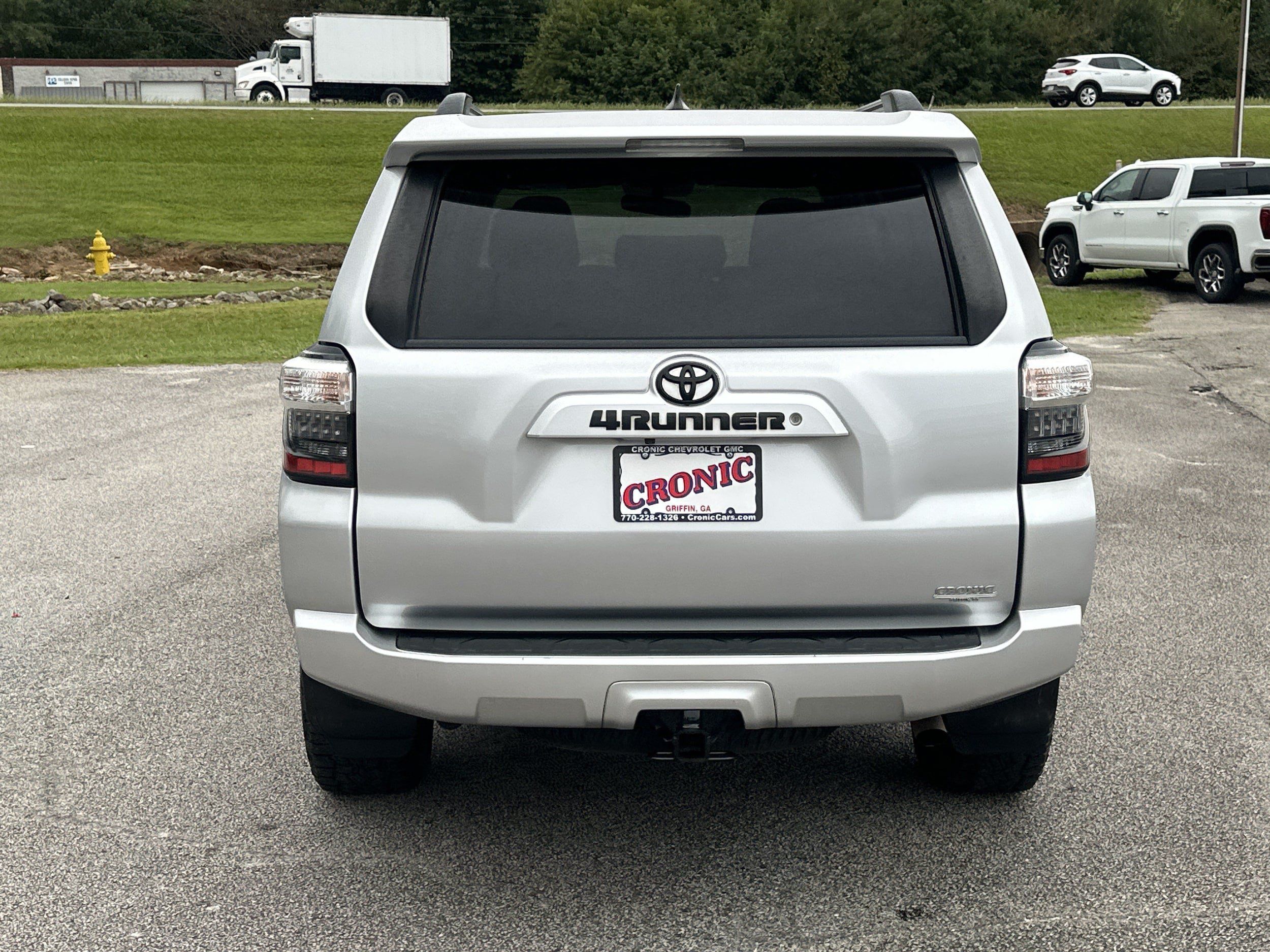 Used 2019 Toyota 4Runner SR5 RWD image 4