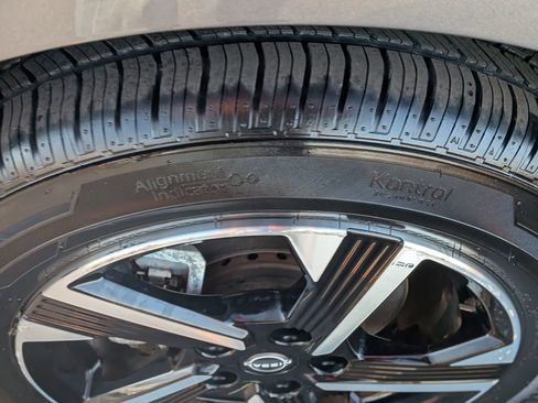 Used 2024 Nissan Sentra SV image 13