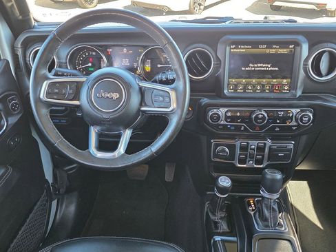 Used 2023 Jeep Wrangler Unlimited Sahara w/ Cold Weather Group image 17