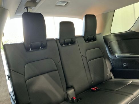 Used 2024 Nissan Pathfinder SL AWD/4WD image 23