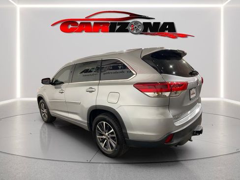 Used 2017 Toyota Highlander XLE image 6