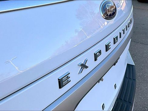 Used 2024 Ford Expedition Max XLT image 21