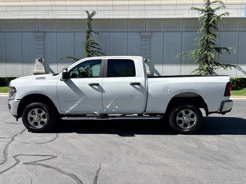 Used 2026 RAM 2500 Big Horn AWD/4WD image 9