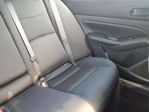 Used 2024 Nissan Altima 2.5 SV FWD image 19