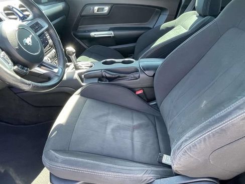 Used 2018 Ford Mustang Coupe RWD image 13