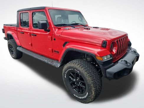 Used 2021 Jeep Gladiator Sport AWD/4WD image 2