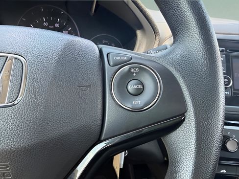 Used 2022 Honda HR-V LX image 10
