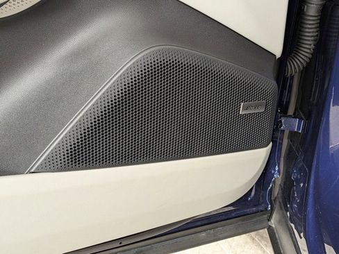 Certified 2024 Porsche Macan 4 Electric AWD/4WD image 14