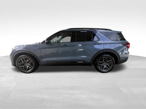 Used 2025 Ford Explorer ST w/ Sun And Sound Package AWD/4WD image 9