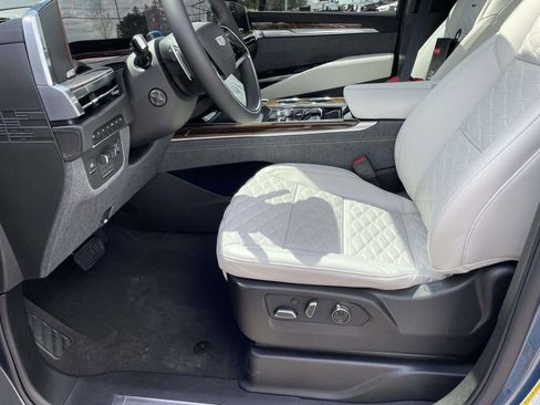 New 2026 Cadillac Escalade Platinum Sport image 22