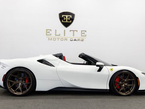Used 2024 Ferrari SF90 Spider image 9