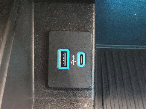 Used 2020 Ford Expedition XLT image 30