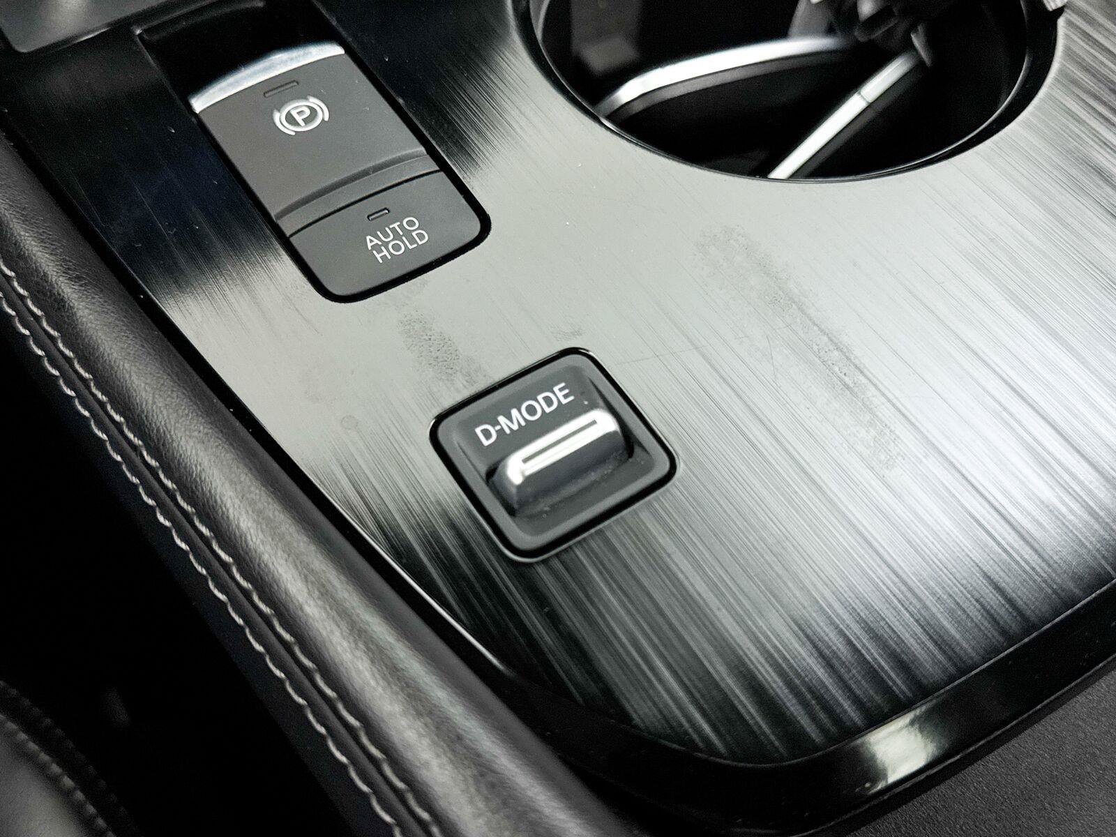 Used 2023 Nissan Rogue Platinum w/ Platinum Premium Package FWD image 9